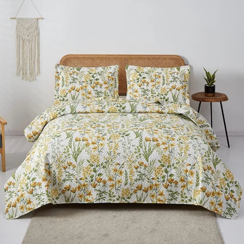 Floral Quilts King Size Lightweight Bedspread Rustic Botanical Bedding Garden Plants Blossom Coverlet Set Cabin Home Decor